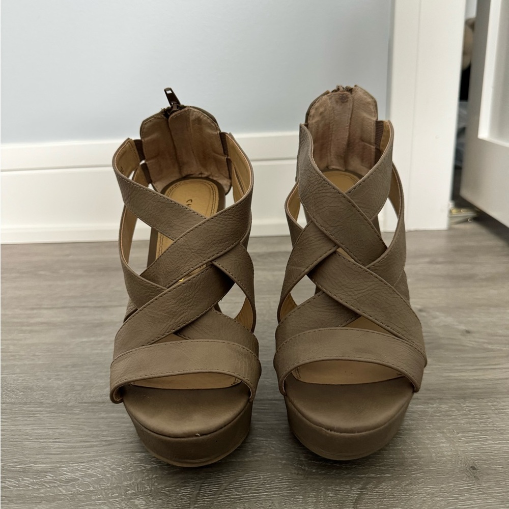 Chinese Laundry Wedges